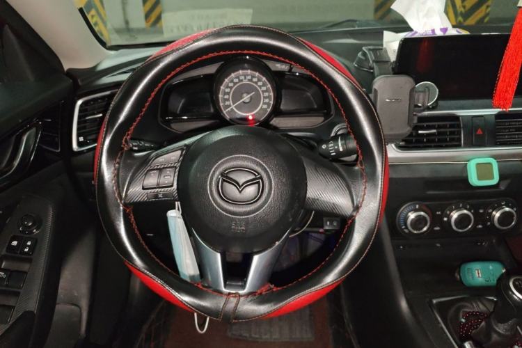 Used Mazda 3 Axela 2014 Sedan 1.5L Manual Comfort Model Steering Wheel