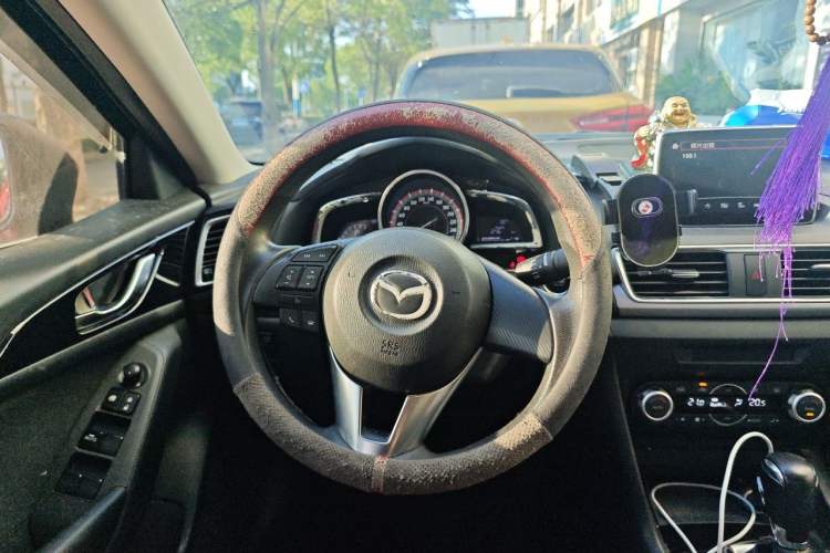 Used Mazda 3 Axela 2014 Sedan 1.5L Automatic Luxury Model Steering Wheel
