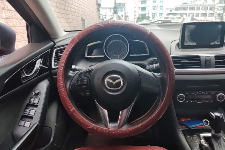 Used Mazda 3 Axela 2014 Sedan 1.5L Automatic Luxury Model Steering Wheel