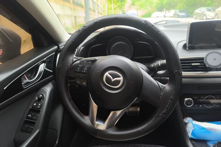Used Mazda 3 Axela 2014 Sedan 1.5L Automatic Luxury Model Steering Wheel