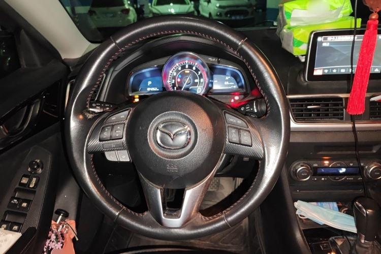 Used Mazda 3 Axela 2014 Sedan 2.0L Automatic Flagship Model Steering Wheel