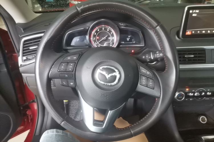 Used Mazda 3 Axela 2014 Hatchback 2.0L Automatic Flagship Model Steering Wheel