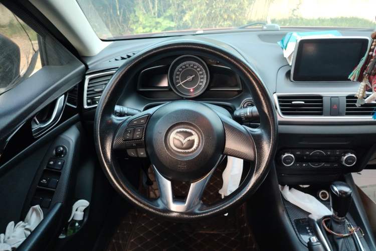 Used Mazda 3 Axela 2014 Sedan 1.5L Automatic Luxury Model Steering Wheel
