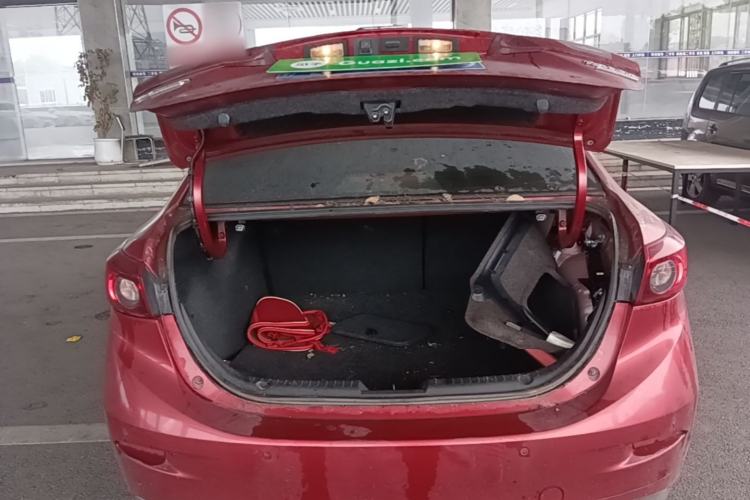 Used Mazda 3 Axela 2014 Sedan 1.5L Automatic Luxury Model Trunk