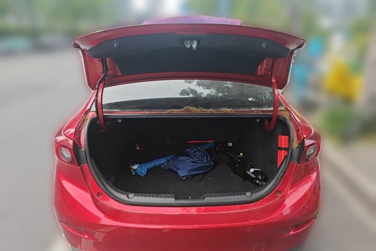 Used Mazda 3 Axela 2014 Sedan 1.5L Automatic Luxury Model Trunk