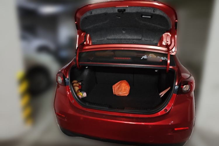 Used Mazda 3 Axela 2014 Sedan 1.5L Automatic Comfort Model Trunk