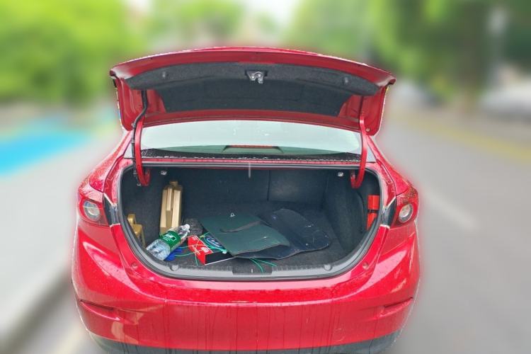 Used Mazda 3 Axela 2014 Sedan 1.5L Manual Comfort Model Trunk