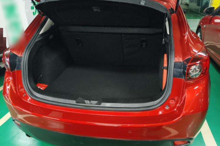 Used Mazda 3 Axela 2014 Hatchback 2.0L Automatic Sport Model Trunk