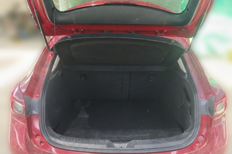 Used Mazda 3 Axela 2014 Hatchback 1.5L Automatic Luxury Model Trunk