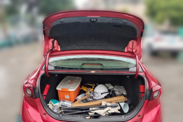 Used Mazda 3 Axela 2014 Sedan 1.5L Manual Comfort Model Trunk