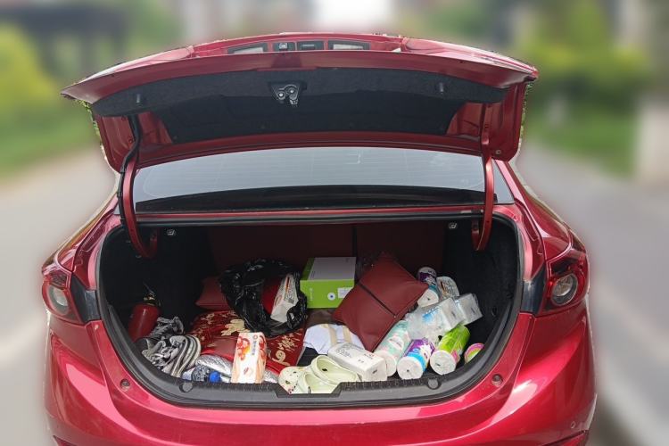 Used Mazda 3 Axela 2014 Sedan 1.5L Automatic Luxury Model Trunk