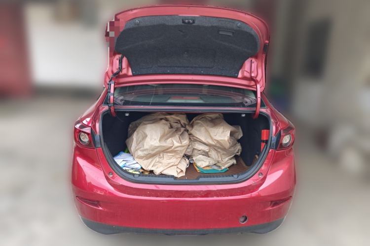 Used Mazda 3 Axela 2014 Sedan 1.5L Automatic Comfort Model Trunk