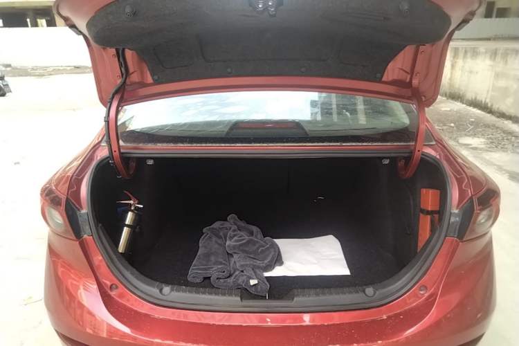 Used Mazda 3 Axela 2014 Sedan 1.5L Automatic Luxury Model Trunk