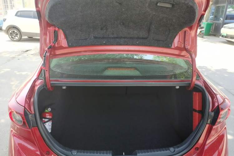 Used Mazda 3 Axela 2014 Sedan 1.5L Manual Comfort Model Trunk
