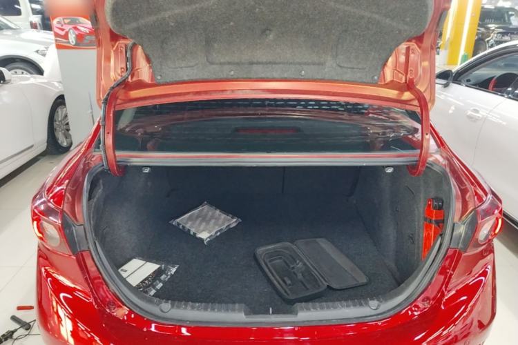 Used Mazda 3 Axela 2014 Sedan 1.5L Automatic Comfort Model Trunk