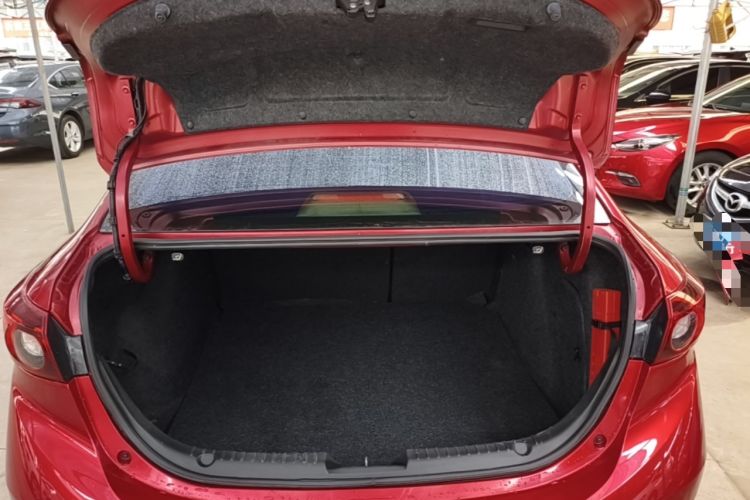 Used Mazda 3 Axela 2014 Sedan 1.5L Manual Comfort Model Trunk