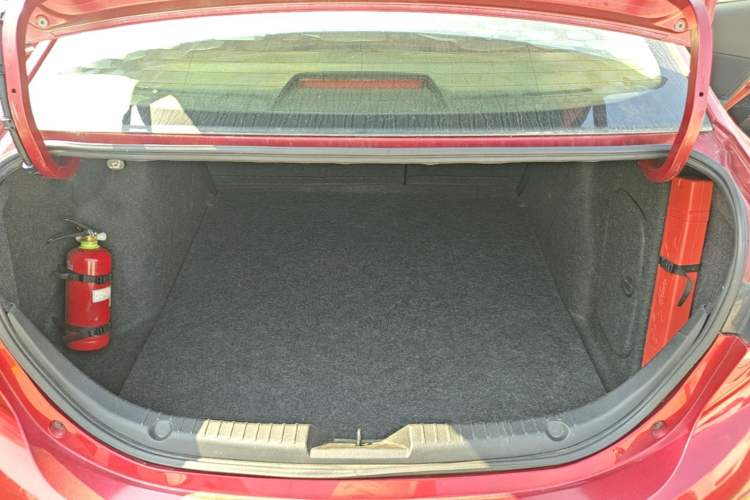 Used Mazda 3 Axela 2014 Sedan 1.5L Automatic Luxury Model Trunk