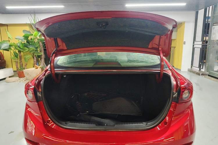 Used Mazda 3 Axela 2014 Sedan 2.0L Automatic Sport Model Trunk