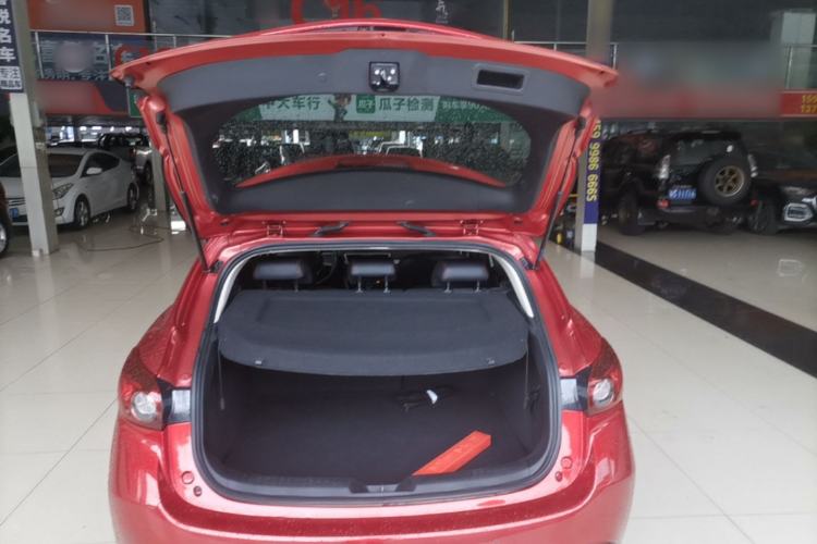 Used Mazda 3 Axela 2014 Hatchback 2.0L Automatic Flagship Model Trunk