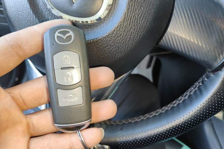 Used Mazda 3 Axela 2014 Sedan 1.5L Manual Comfort Model Vehicle Key
