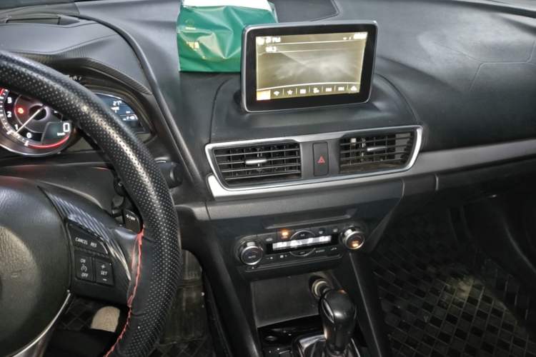 Used Mazda 3 Axela 2014 Sedan 2.0L Automatic Flagship Model Audio And AC Panel