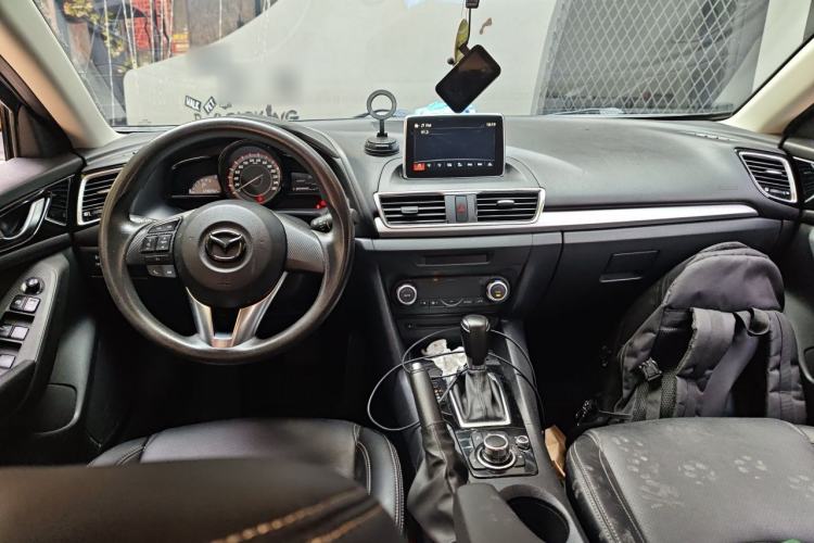 Used Mazda 3 Axela 2014 Hatchback 1.5L Automatic Luxury Model Center Console