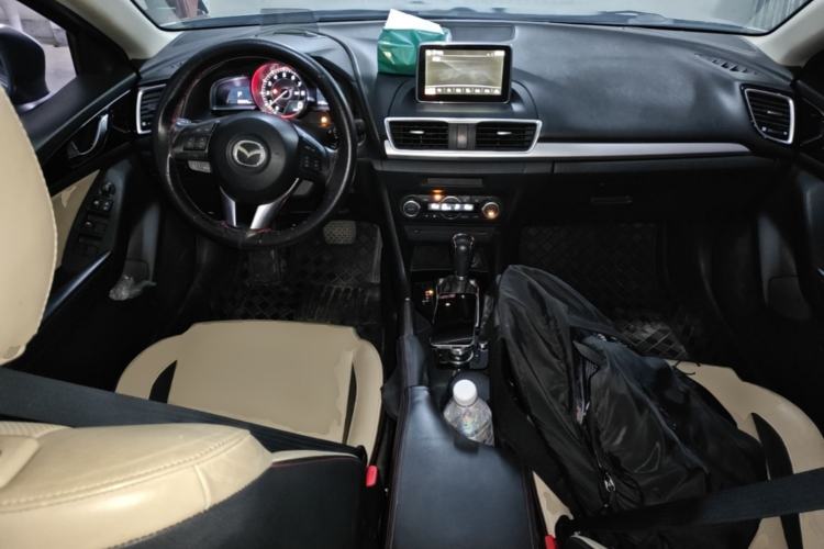Used Mazda 3 Axela 2014 Sedan 2.0L Automatic Flagship Model Center Console