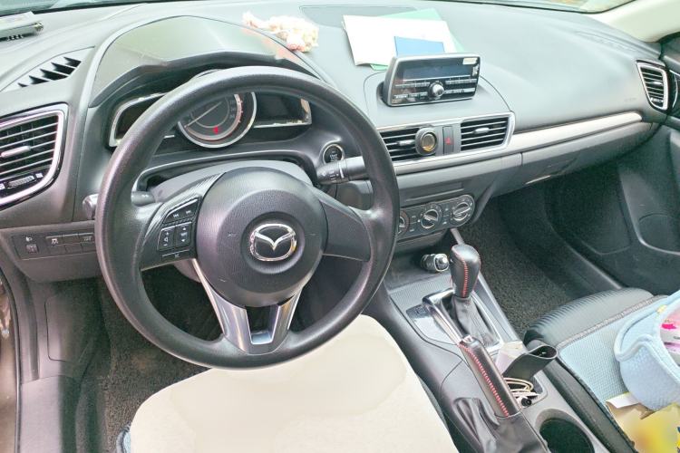 Used Mazda 3 Axela 2014 Sedan 1.5L Automatic Comfort Model Center Console