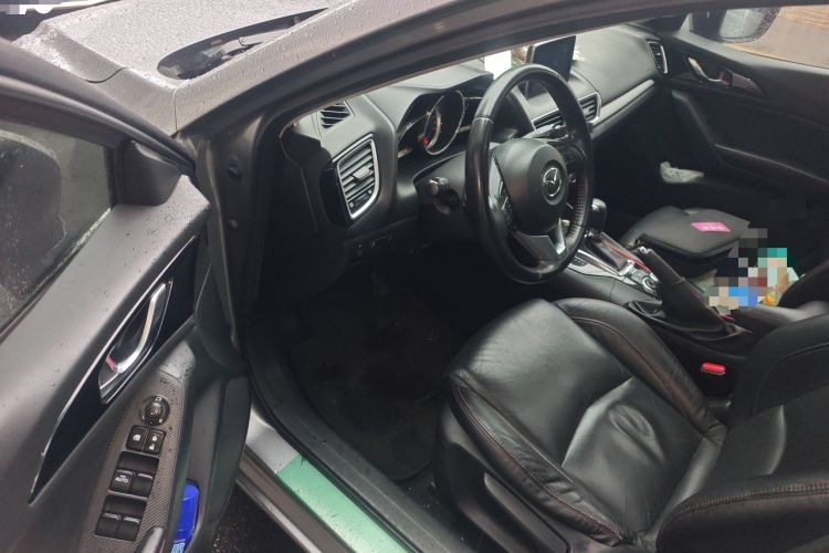 Used Mazda 3 Axela 2014 Hatchback 2.0L Automatic Sport Model Driver Seat
