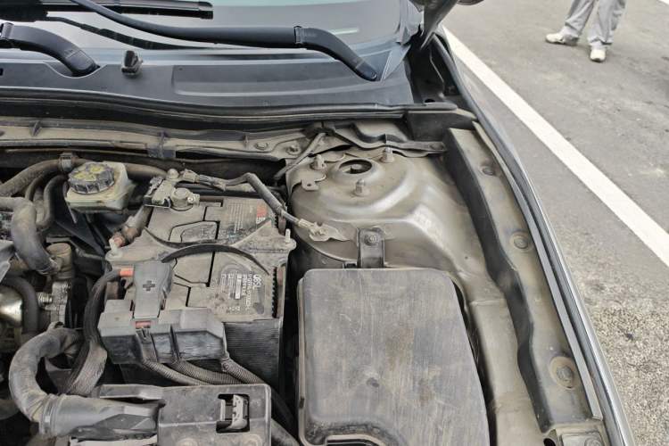 Used Mazda 3 Axela 2014 Hatchback 2.0L Automatic Flagship Model Engine Bay Left