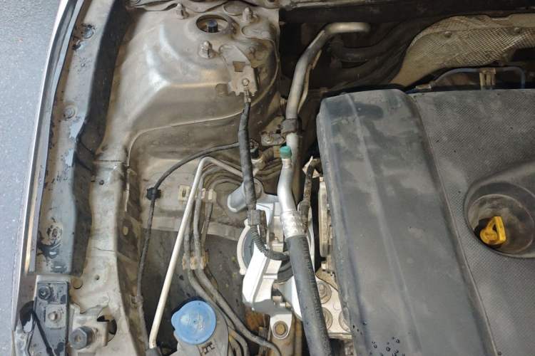 Used Mazda 3 Axela 2014 Hatchback 2.0L Automatic Sport Model Engine Bay Right