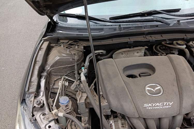Used Mazda 3 Axela 2014 Sedan 1.5L Automatic Comfort Model Engine Bay Right