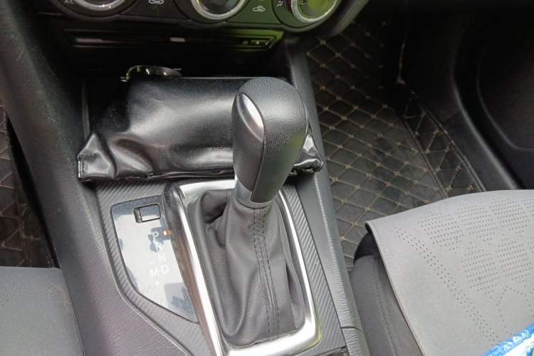 Used Mazda 3 Axela 2014 Sedan 1.5L Automatic Comfort Model Gear Lever