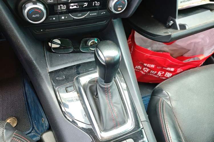 Used Mazda 3 Axela 2014 Sedan 2.0L Automatic Flagship Model Gear Lever