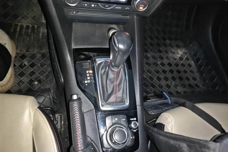 Used Mazda 3 Axela 2014 Sedan 2.0L Automatic Flagship Model Gear Lever