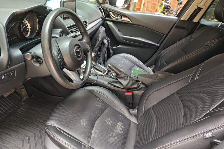 Used Mazda 3 Axela 2014 Hatchback 1.5L Automatic Luxury Model Left Front Seat