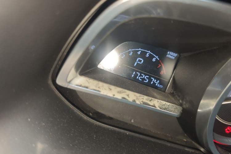 Used Mazda 3 Axela 2014 Hatchback 2.0L Automatic Sport Model Odometer Close Up