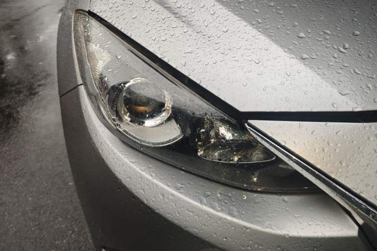 Used Mazda 3 Axela 2014 Hatchback 2.0L Automatic Sport Model Right Front Headlight