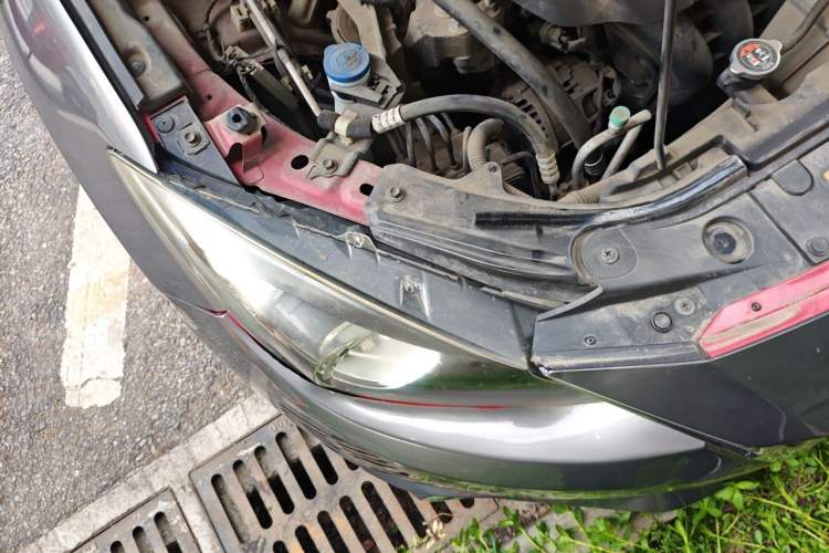 Used Mazda 3 Axela 2014 Sedan 2.0L Automatic Flagship Model Right Front Headlight