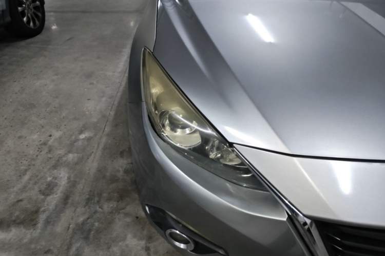 Used Mazda 3 Axela 2014 Sedan 2.0L Automatic Flagship Model Right Front Headlight