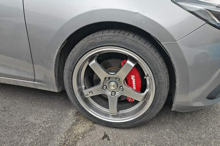Used Mazda 3 Axela 2014 Hatchback 2.0L Automatic Flagship Model Right Front Wheel Hub