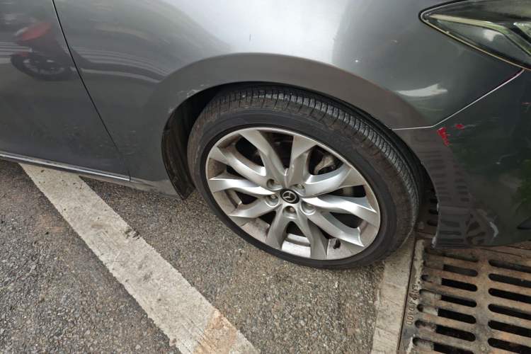 Used Mazda 3 Axela 2014 Sedan 2.0L Automatic Flagship Model Right Front Wheel Hub