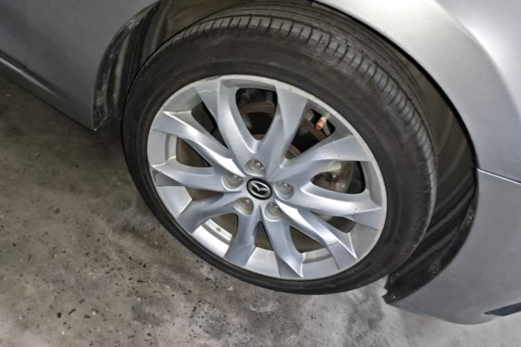 Used Mazda 3 Axela 2014 Sedan 2.0L Automatic Flagship Model Right Front Wheel Hub