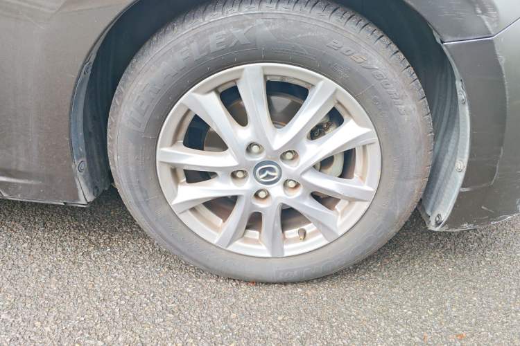 Used Mazda 3 Axela 2014 Sedan 1.5L Automatic Comfort Model Right Front Wheel Hub