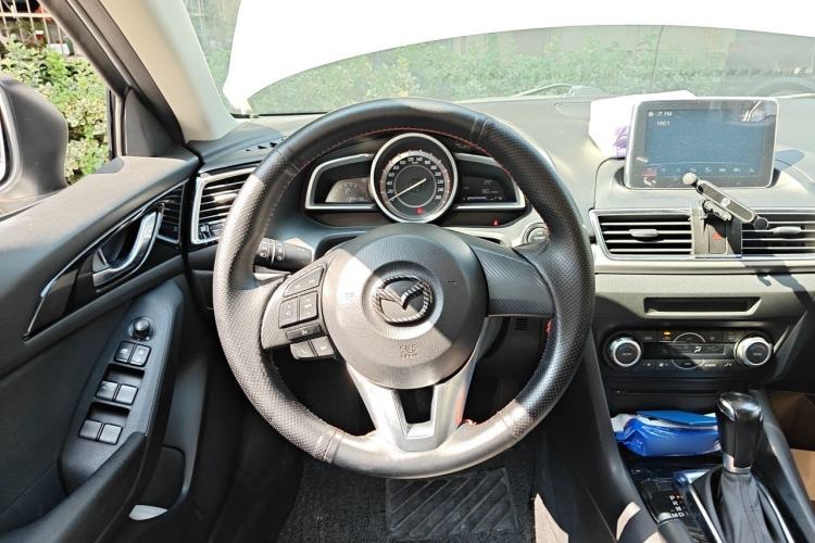 Used Mazda 3 Axela 2014 Sedan 1.5L Automatic Luxury Model Steering Wheel