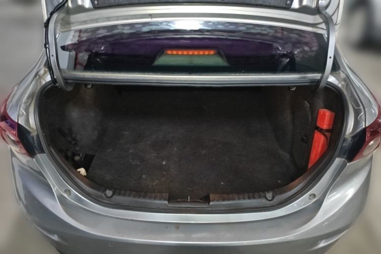 Used Mazda 3 Axela 2014 Sedan 2.0L Automatic Flagship Model Trunk