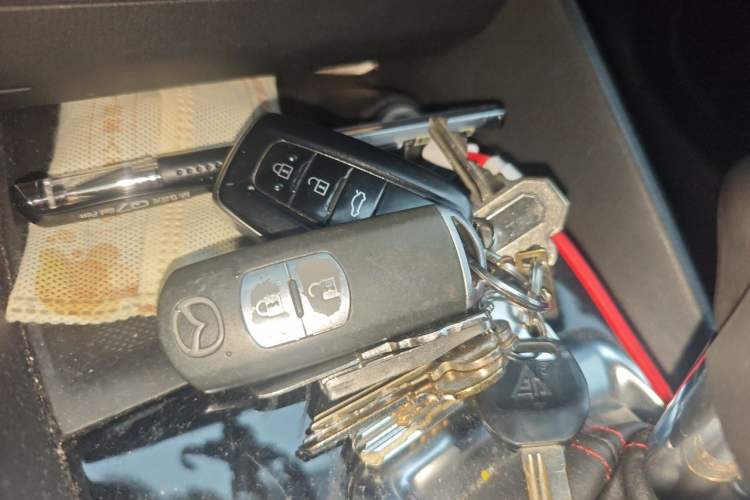 Used Mazda 3 Axela 2014 Hatchback 2.0L Automatic Sport Model Vehicle Key