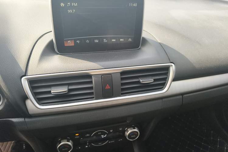 Used Mazda 3 Axela 2014 Sedan 1.5L Automatic Luxury Model Audio And AC Panel