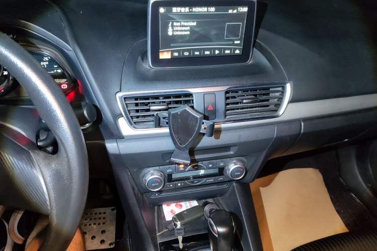 Used Mazda 3 Axela 2014 Sedan 1.5L Automatic Luxury Model Audio And AC Panel