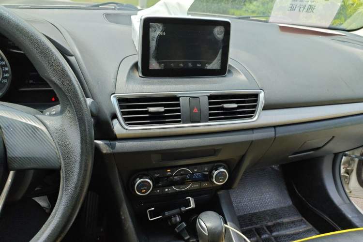 Used Mazda 3 Axela 2014 Sedan 1.5L Automatic Luxury Model Audio And AC Panel